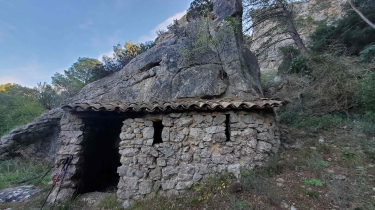 ROQUEFORT DES CORBIèRES, BORNES MILLIAIRES-aude