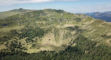 DU PLOMB AUX ROCHERS DE CHAMALIERE-cantal