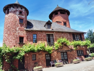 AUTOUR DE COLLONGES-LA-ROUGE-correze