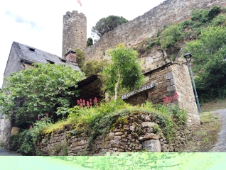 AUTOUR DE TURENNE-correze