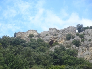 BEAUVOISIN-MONTAGNES DE LA TAILLADE ET DE LA BAUME NOIRE-CHâTEAU RUINé-drome