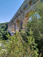 VERS-PONT-DU-GARD -FALAISES-gard