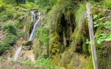 LE CHATELARD - SENTIER DES MAITRES DU MONT DESERTE-savoie