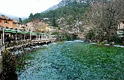 FONTAINE DE VAUCLUSE - SAINT GENS-vaucluse